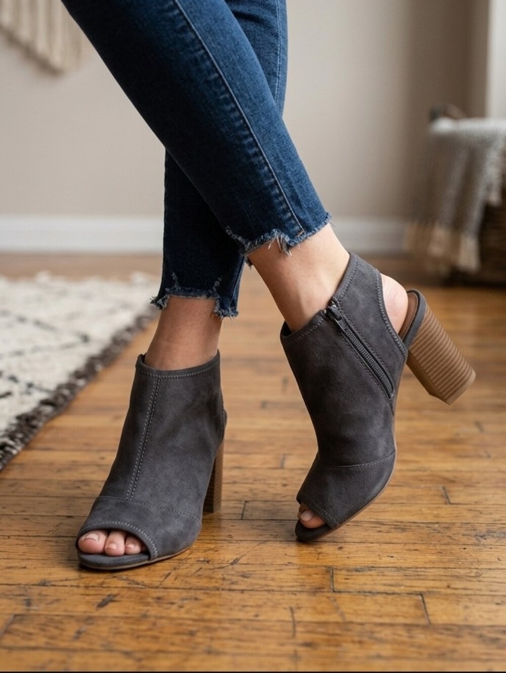 Joe Fresh Summer Heel ( 3") Size 8